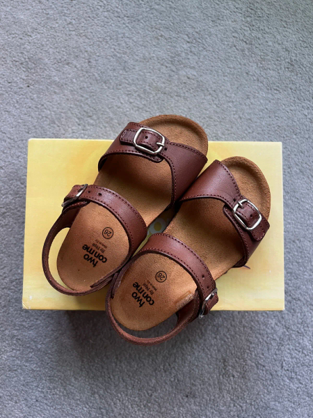 Pèpè Children Shoes副牌 Two Con Me - Buckle Sandals | Caramel image 1 of 0