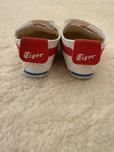 布鞋 image 1 of 0