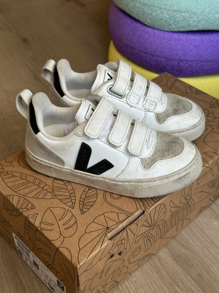 Kids V-10 CWL 經典小白鞋 White Black image 1 of 0