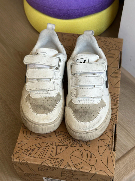 Kids V-10 CWL 經典小白鞋 White Black image 1 of 0