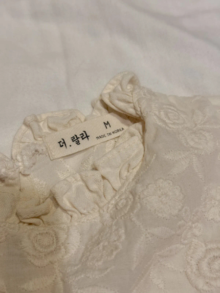 白色雕花包屁衣 image 1 of 0