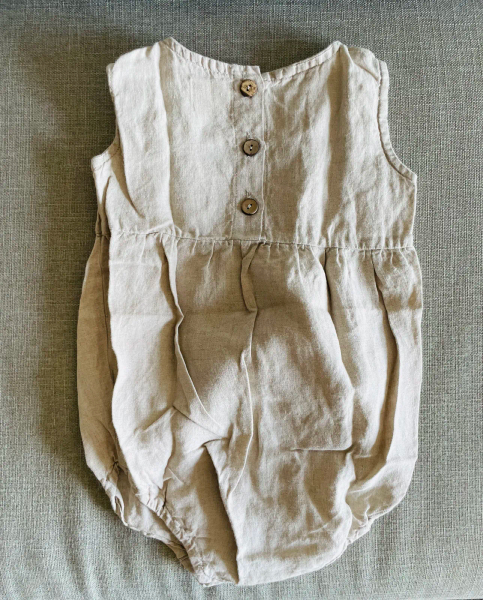 刺繡包屁衣 image 1 of 0