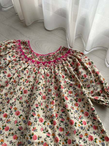 花花刺繡上衣 image 1 of 0