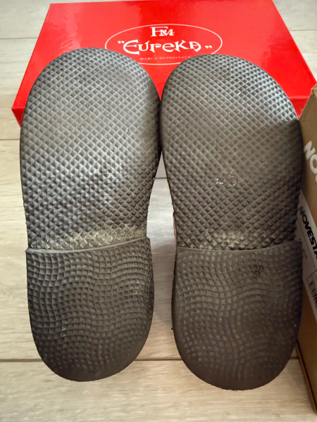 EUREKA 真皮雕花芭比雙色圓楦皮鞋 ( CARA獨家自訂色) image 1 of 0