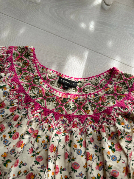 花花刺繡上衣 image 1 of 0