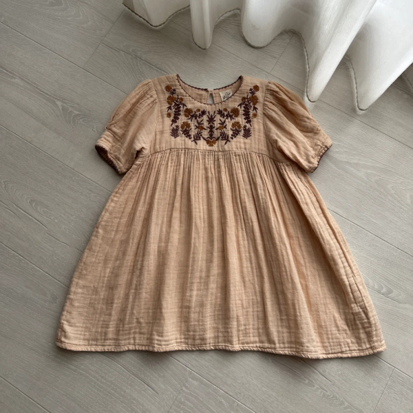 刺繡洋裝 image 1 of 0