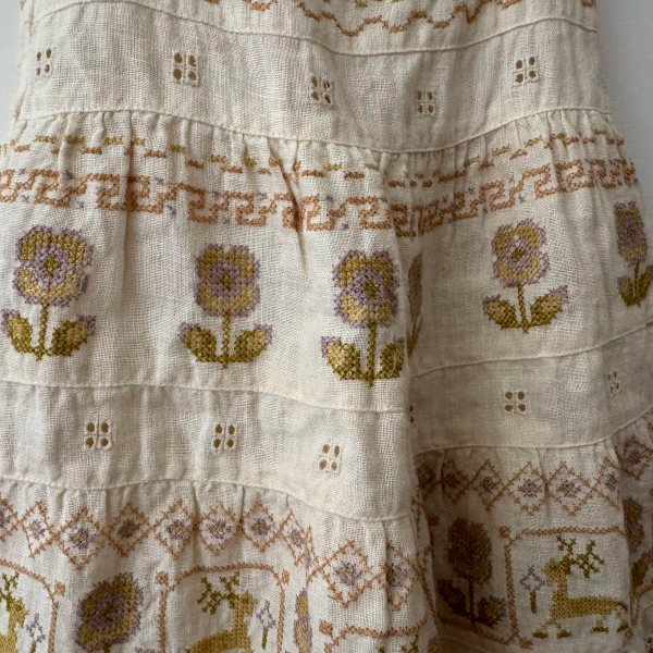 圖騰刺繡背心洋 image 1 of 0