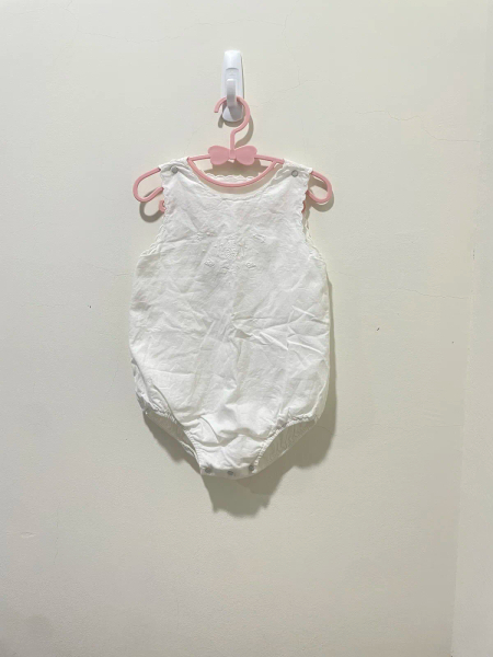 花邊刺繡包屁衣 image 1 of 0