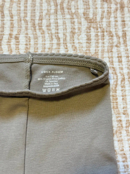 Capri leggings image 1 of 0