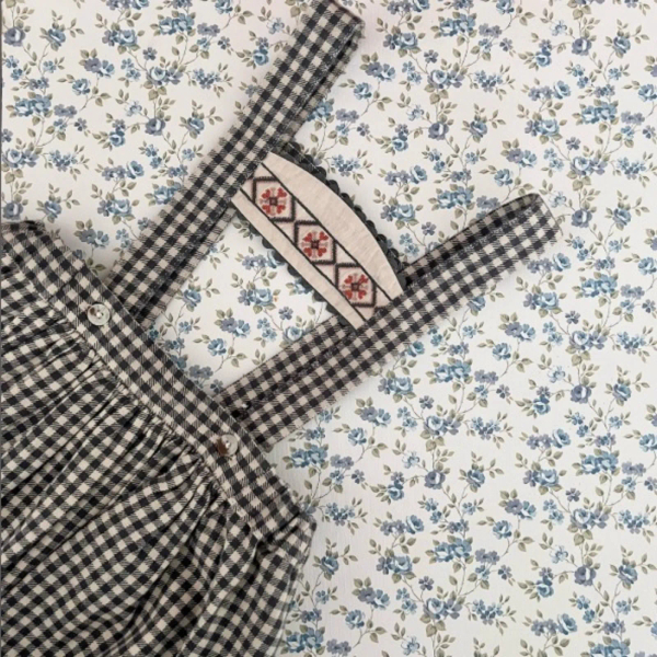 經典格紋刺繡吊帶裙 (長度可調) image 1 of 0