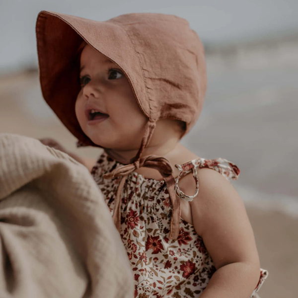 The Old - Fashioned Bonnet / Cinnamon image 1 of 0