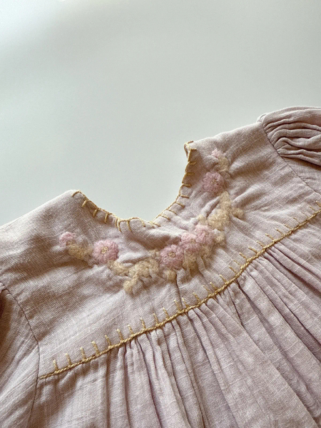 刺繡洋裝 image 1 of 0