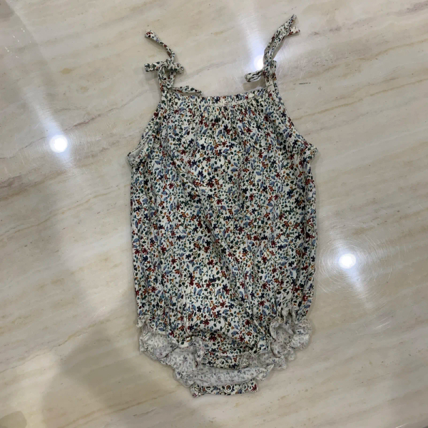 Konges Slojd 碎花綁帶細肩帶包屁衣 6-9m image 1 of 0