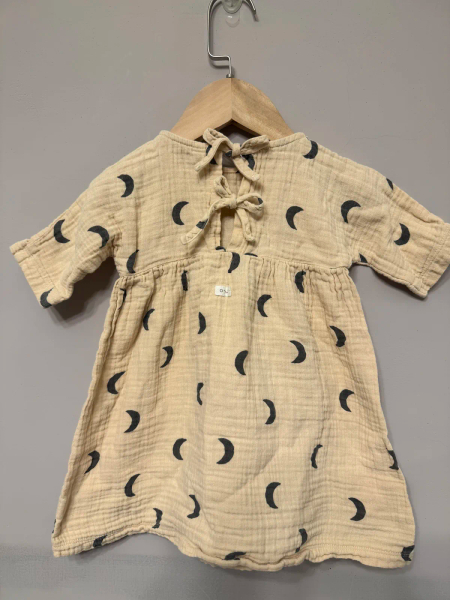 經典月亮後綁帶洋裝 image 1 of 0