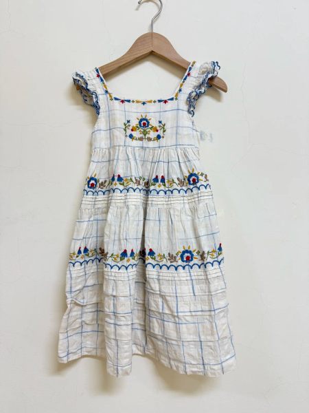 SS25獨家層次格紋圖騰刺繡飄逸洋裝 image 1 of 0