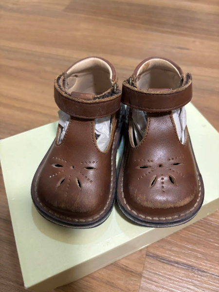 雕花t字皮靴 image 1 of 0