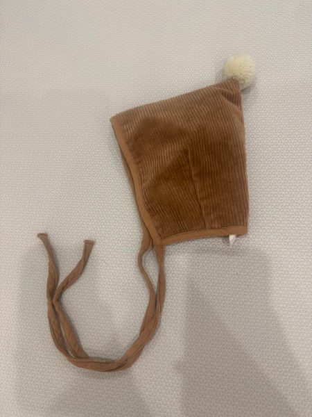 燈芯絨綁帶精靈帽 image 1 of 0