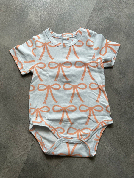 滿版蝴蝶結包屁衣 image 1 of 0