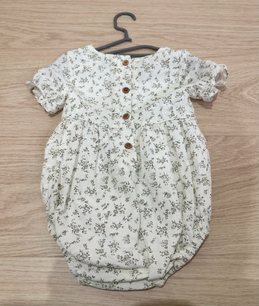 小碎花包屁衣 image 1 of 0