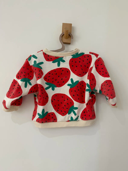 草莓滿版刷毛衛衣 image 1 of 0