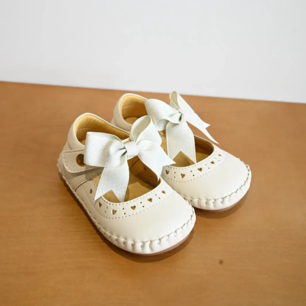 真皮蝴蝶結皮鞋 image 1 of 0