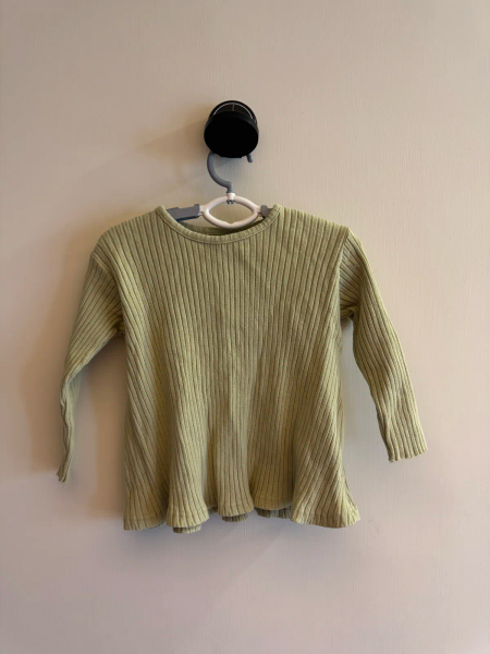 嫩綠色長袖打底壓紋小傘狀衣 image 1 of 0