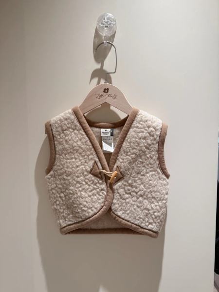 羊毛背心 image 1 of 0