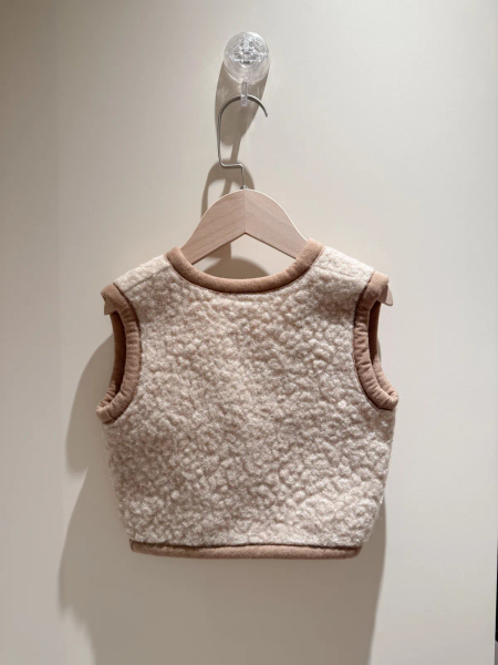 羊毛背心 image 1 of 0