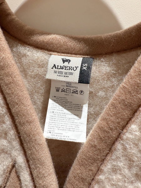 羊毛背心 image 1 of 0