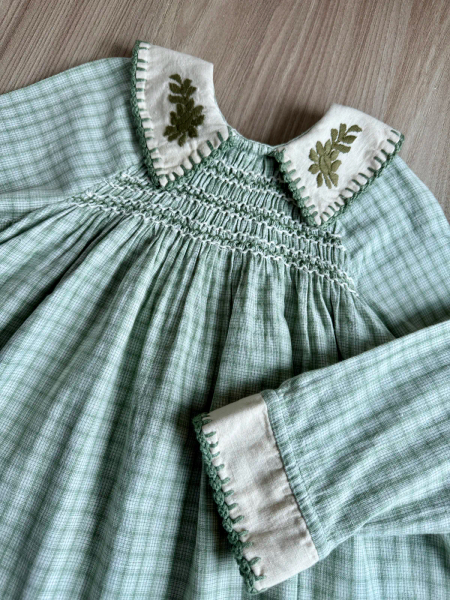 湖水綠刺繡洋裝 image 1 of 0