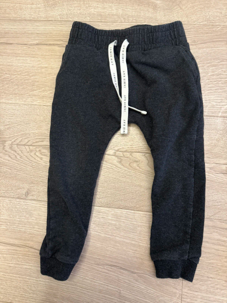 運動套裝（上衣加褲子） image 1 of 0