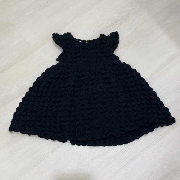 黑色立體壓折洋裝 image 1 of 0