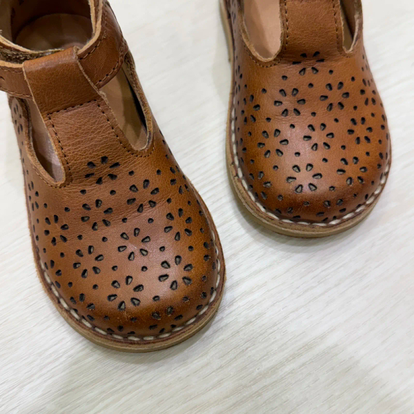 Petit Nord T-BAR FLOWER（Cognac） image 1 of 0