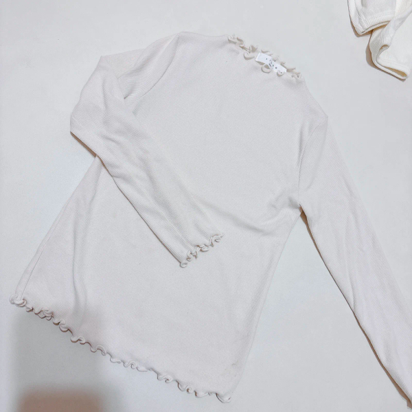 木耳邊打底上衣 image 1 of 0