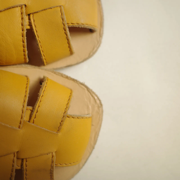 經典編織涼鞋 image 1 of 0