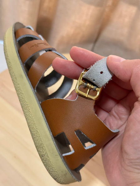 Salt Water編織涼鞋(TAN) - 金屬扣 image 1 of 0