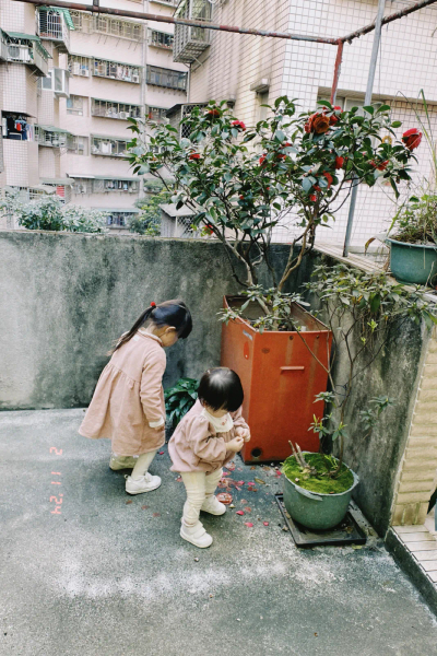 粉色燈芯絨洋裝 image 1 of 0