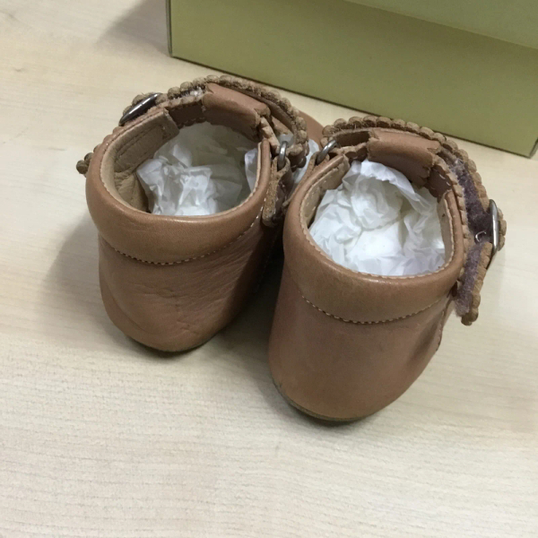 粉蕾絲鞋 image 1 of 0