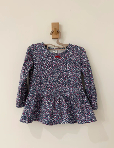 小碎花下擺荷葉上衣 image 1 of 0