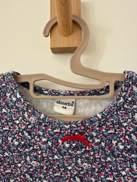 小碎花下擺荷葉上衣 image 1 of 0