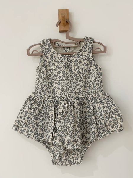 碎花無袖包屁群 image 1 of 0