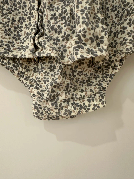 碎花無袖包屁群 image 1 of 0