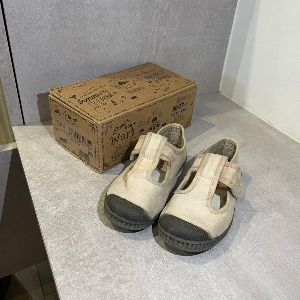 日本限定色 Cienta / T strap shoes - BEIGE 26 image 1 of 0