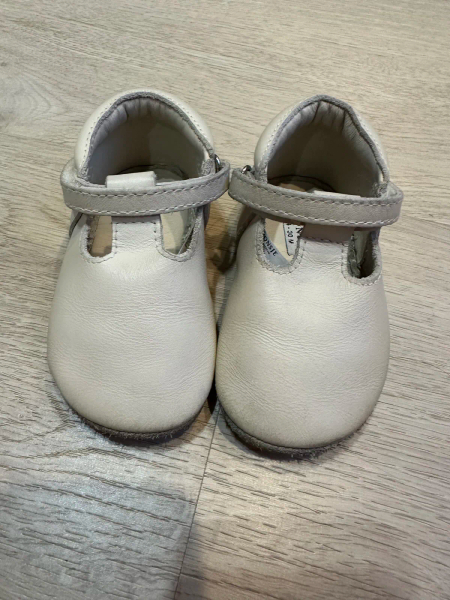 經典露踝包鞋 奶油 image 1 of 0