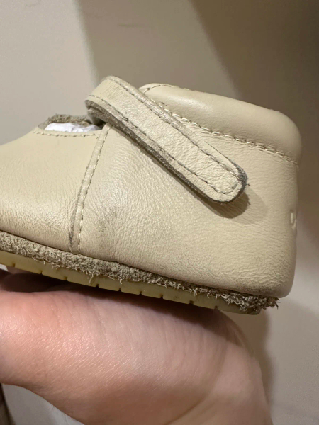 經典露踝包鞋 奶油 image 1 of 0