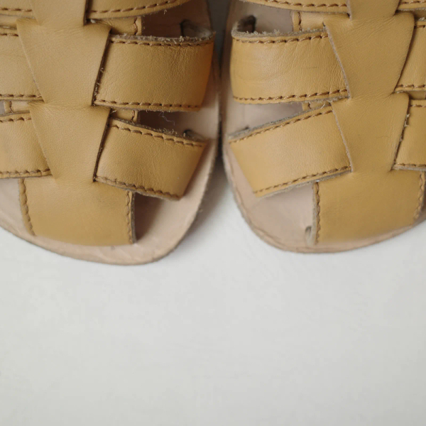 經典編織涼鞋 image 1 of 0