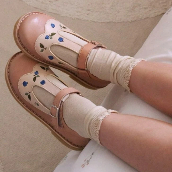 UNIQUA限定- Buleberry velcro T Strap shoe image 1 of 0