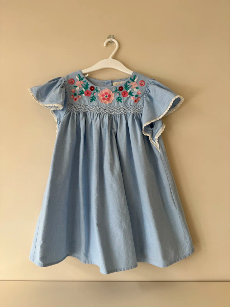 法式刺繡荷葉袖洋裝 image 1 of 0