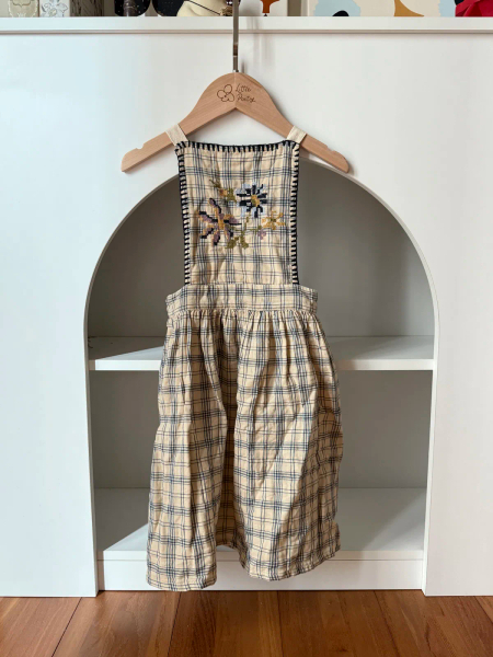 白色格紋刺繡吊帶裙 image 1 of 0