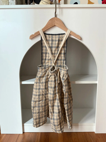 白色格紋刺繡吊帶裙 image 1 of 0